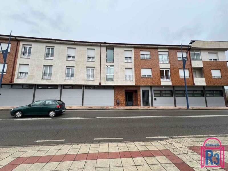 Local Comercial en venta y alquiler San Andrés del Rabanedo, León. Ref: 21592. Inmobiliaria R3