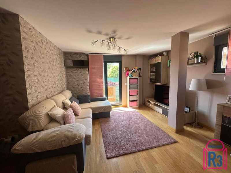 Dúplex en venta Navatejera, León. Ref: 21856. Inmobiliaria R3