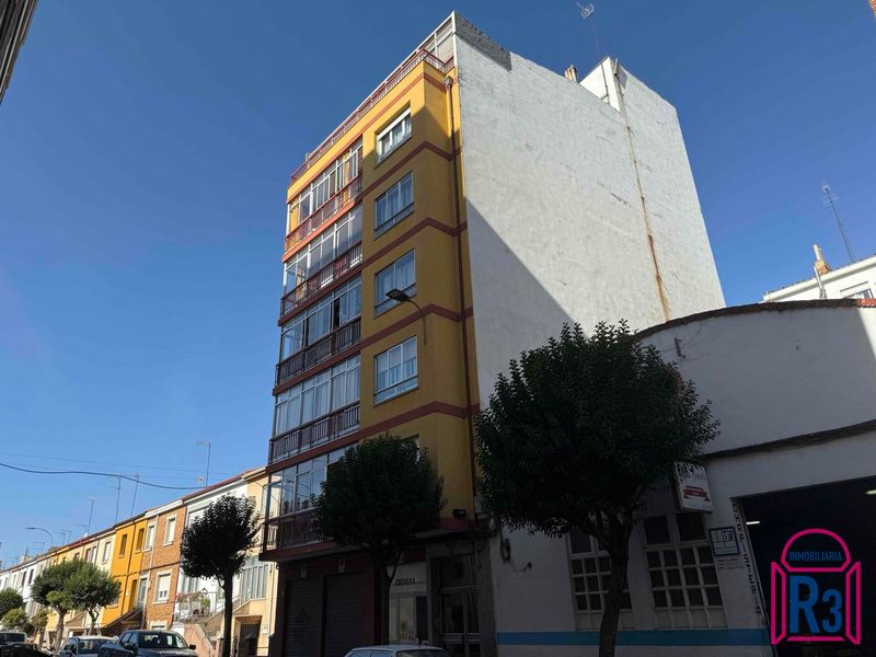 Apartamento en alquiler León. Ref: 21914. Inmobiliaria R3