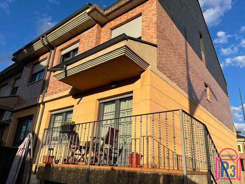 Chalet Adosado en venta León. Ref: 21973. Inmobiliaria R3