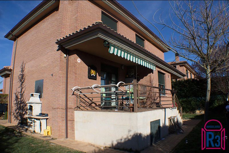 Chalet Independiente en venta San Andrés del Rabanedo, León. Ref: 21978. Inmobiliaria R3