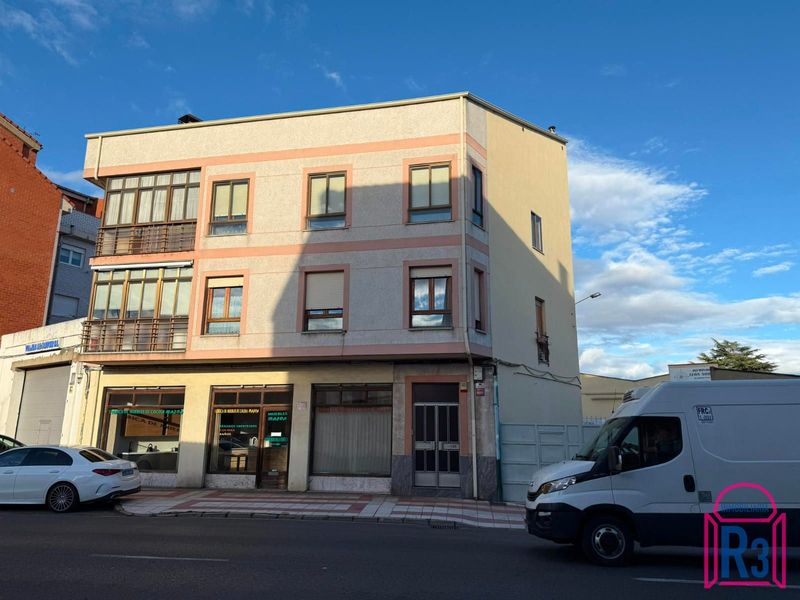 Edificio Singular en venta Trobajo del Camino, León. Ref: 21999. Inmobiliaria R3