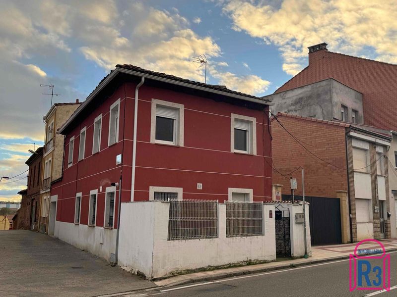 Casa en venta San Andrés del Rabanedo, León. Ref: 22043. Inmobiliaria R3