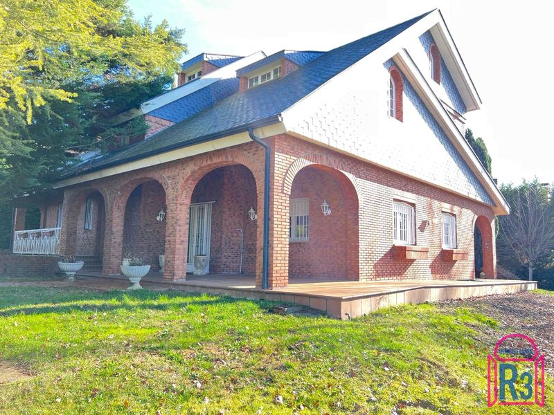 Chalet Independiente en venta Carbajal De La Legua, León. Ref: 22053. Inmobiliaria R3