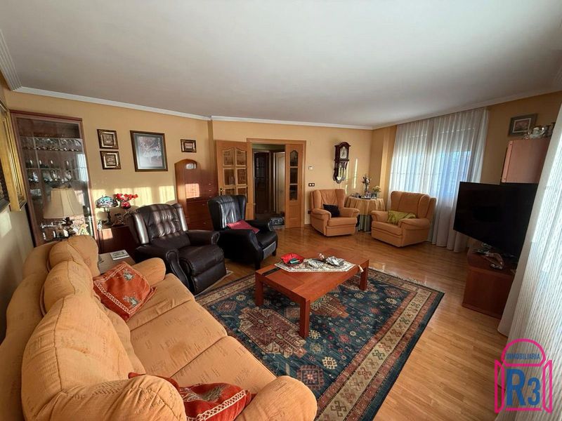 Chalet Adosado en venta San Andrés del Rabanedo, León. Ref: 22107. Inmobiliaria R3