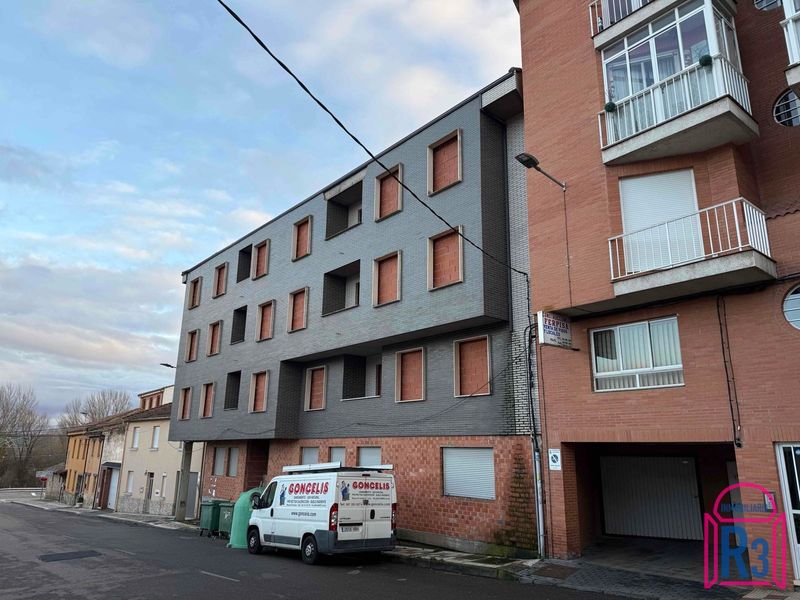 Edificio Singular en venta Villaquilambre, León. Ref: 22110. Inmobiliaria R3