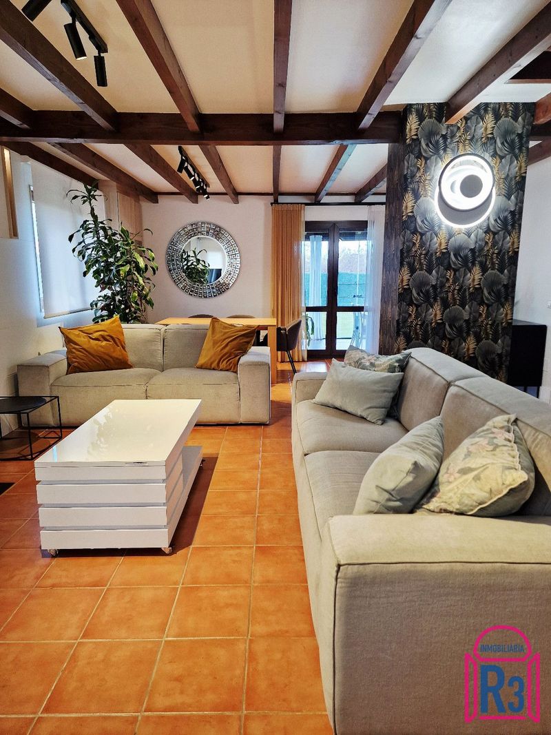 Chalet Independiente en venta Villarrodrigo De Las Regueras, León. Ref: 22140. Inmobiliaria R3