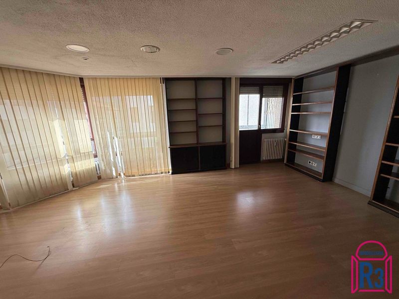Oficina en alquiler León. Ref: 22230. Inmobiliaria R3