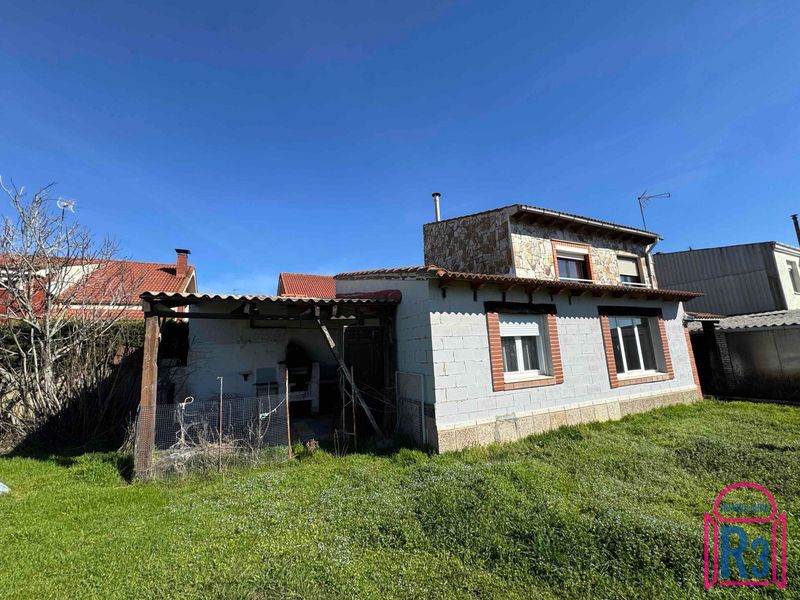 Edificio Singular en venta Ribaseca, León. Ref: 22247. Inmobiliaria R3