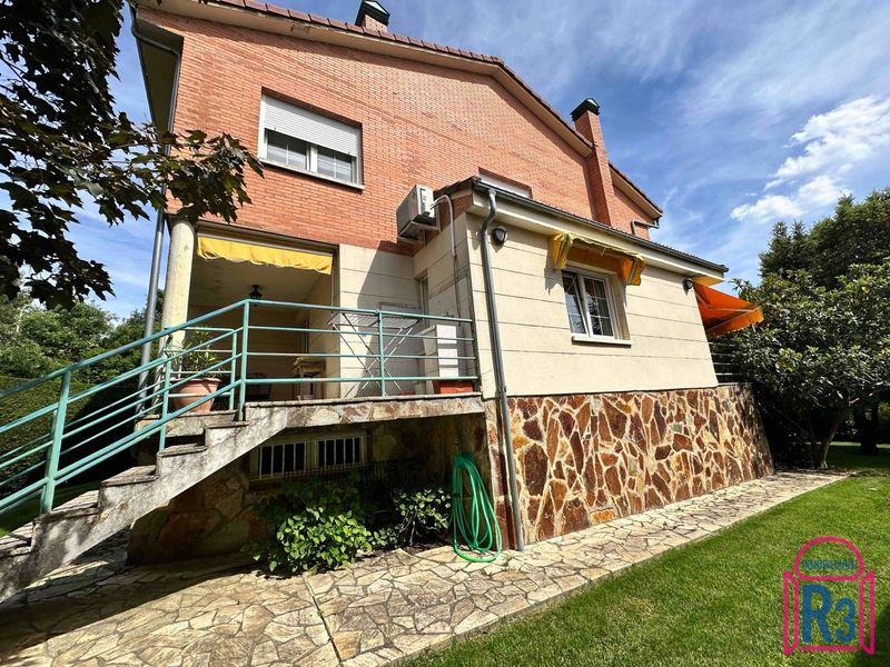 Chalet Independiente en venta Carbajal De La Legua, León. Ref: 22346. Inmobiliaria R3