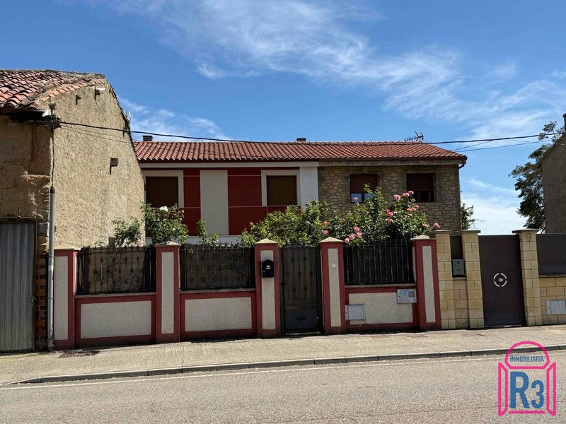 Casa en alquiler Torneros Del Bernesga, León. Ref: 22347. Inmobiliaria R3