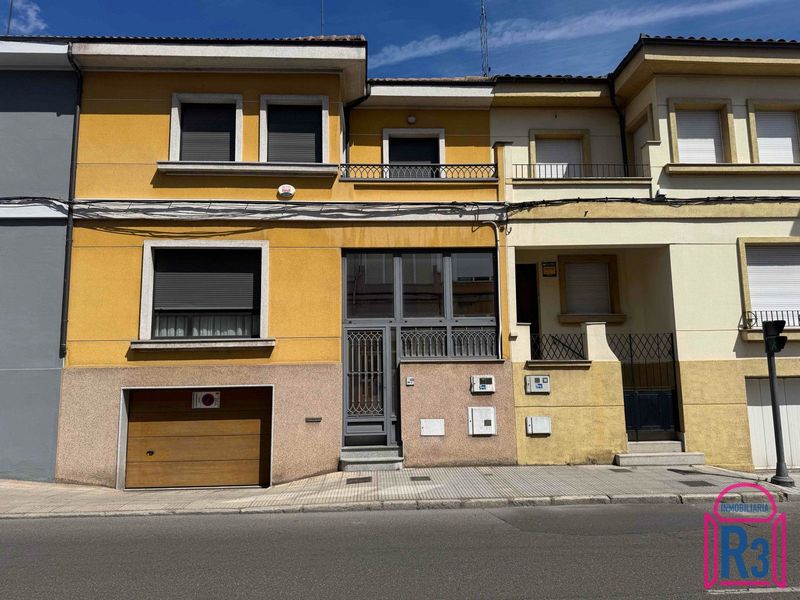 Casa en venta León. Ref: 22348. Inmobiliaria R3
