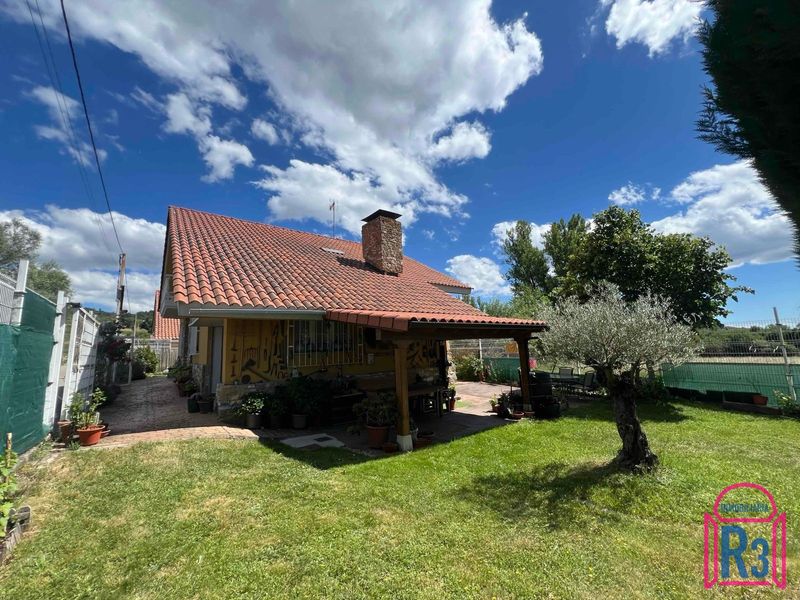 Chalet Independiente en venta Carrocera, León. Ref: 22358. Inmobiliaria R3