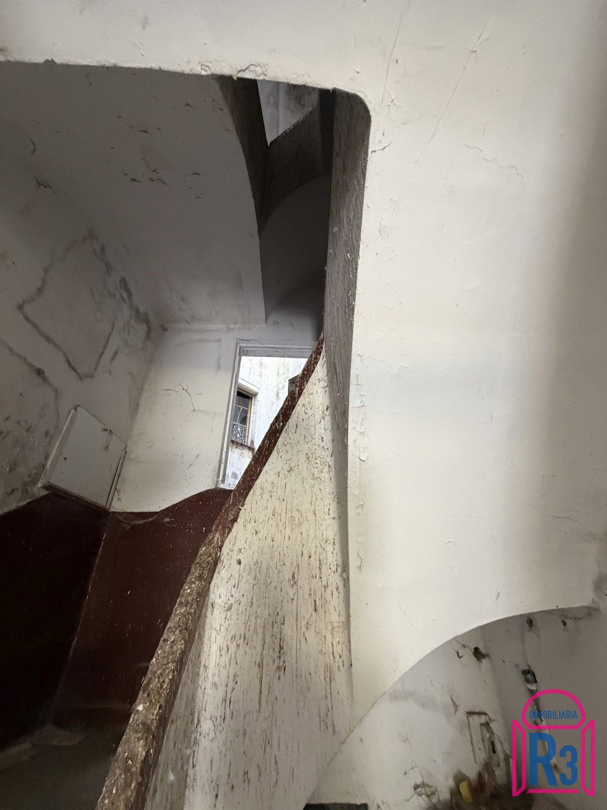 Edificio para reformar cerca del Palacio de Congresos