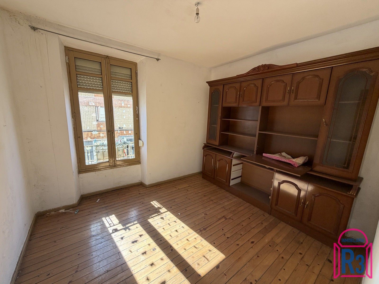 Edificio para reformar cerca del Palacio de Congresos