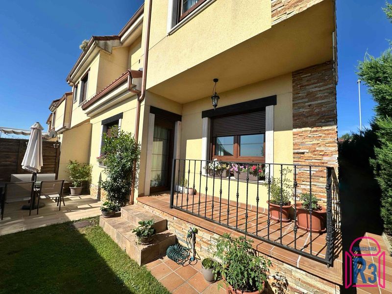 Chalet Adosado en venta Sariegos Del Bernesga, León. Ref: 22380. Inmobiliaria R3
