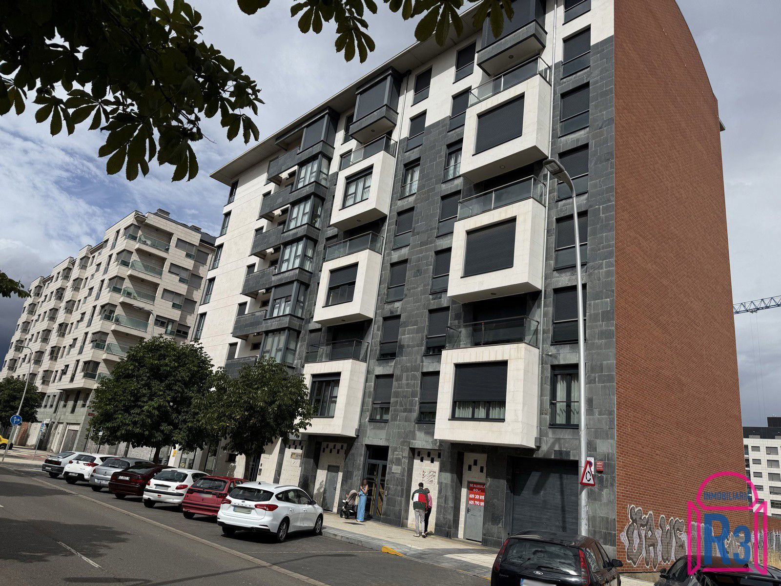 Piso todo exterior bien orientado principio de Lastra 6º de altura y nuevo.