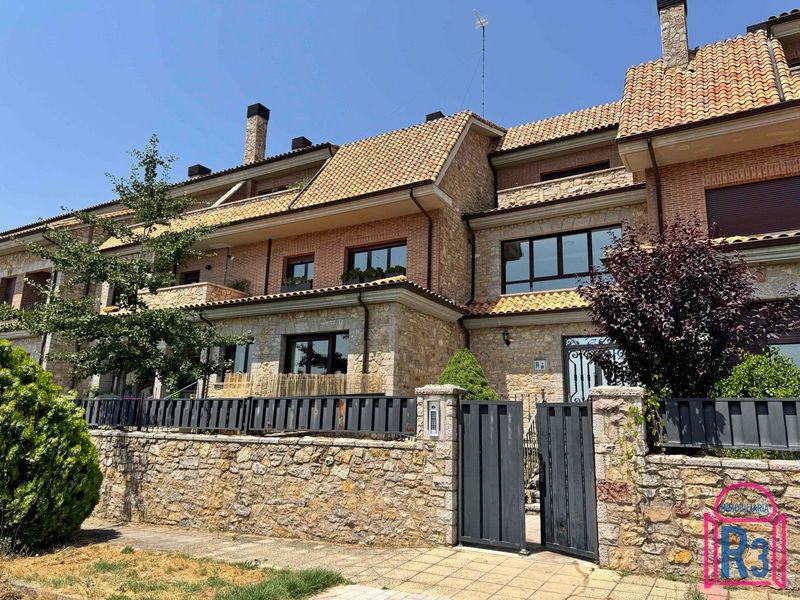 Dúplex en venta San Miguel Del Camino, León. Ref: 22408. Inmobiliaria R3