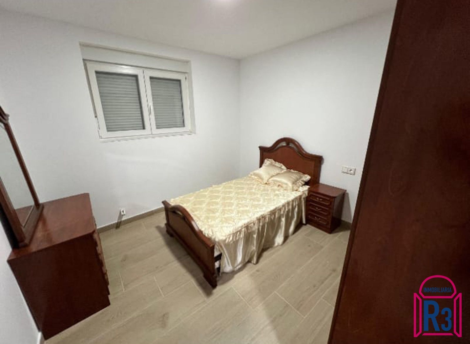 Vivienda de 4 habitaciones y reforma integral en planta Semisótano