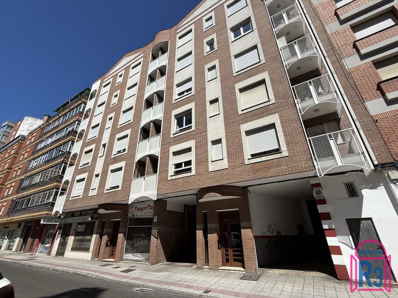Piso en alquiler León. Ref: 22443. Inmobiliaria R3