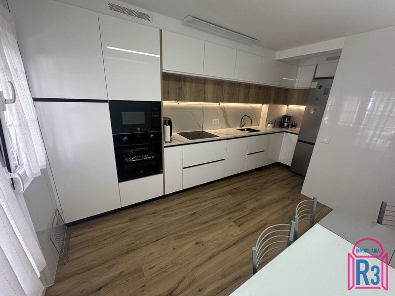 Chalet Adosado en venta León. Ref: 22445. Inmobiliaria R3