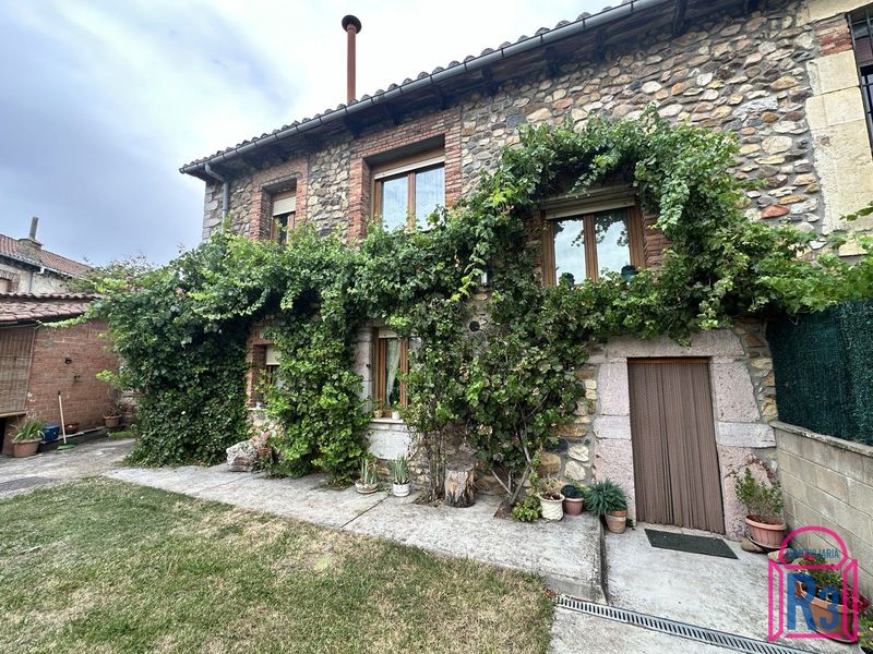 Casa en venta Robles De La Valcueva, León. Ref: 22455. Inmobiliaria R3