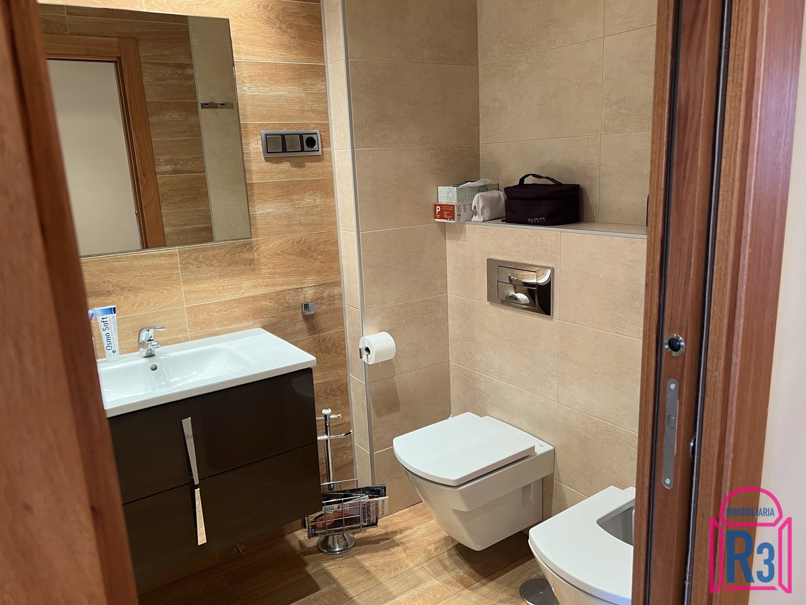 Bonito apartamento nuevo, alto y soleado con garaje
