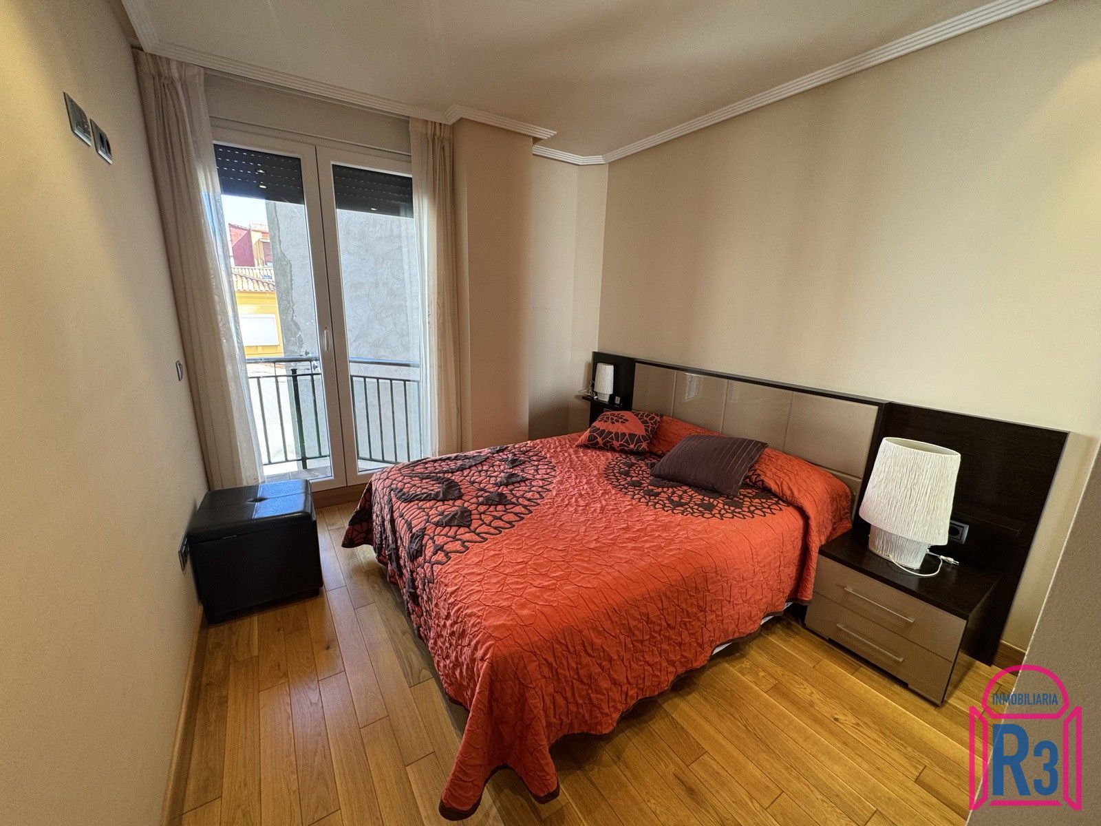 Bonito apartamento amueblado, seminuevo, alto y soleado con garaje. - Foto 11