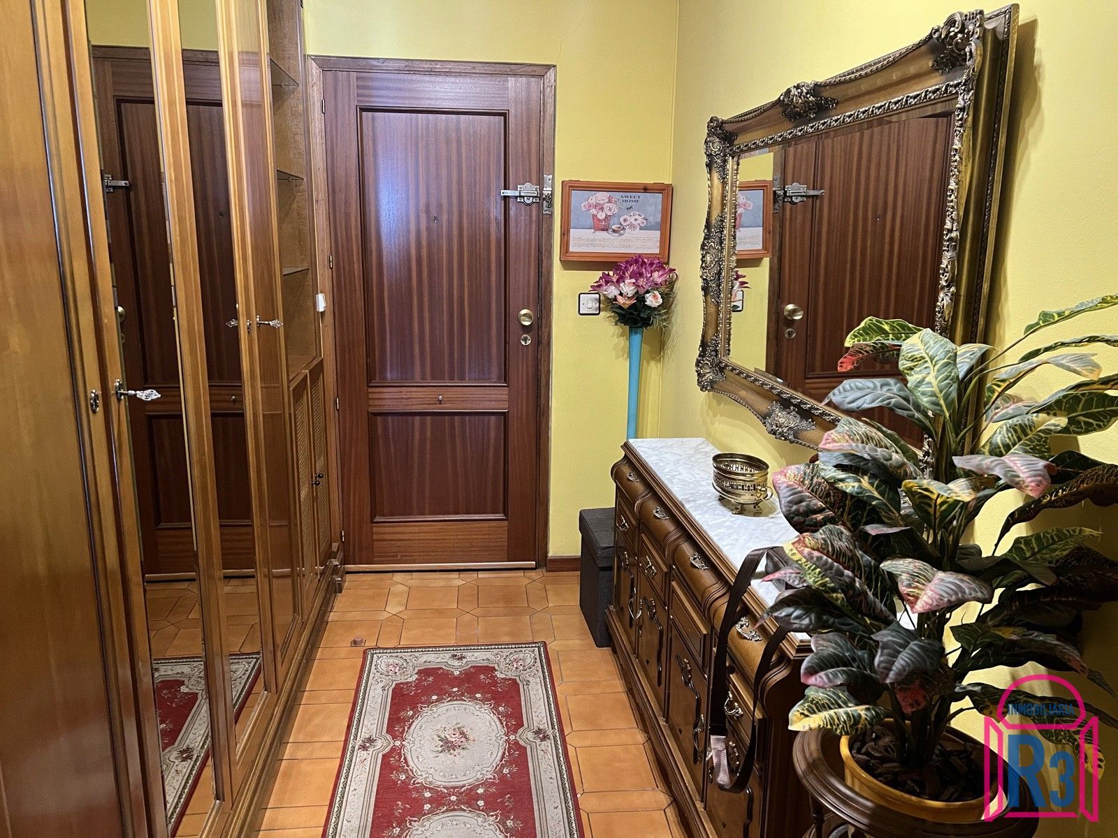 Amplio piso bien distribuido próximo al arco de la cárcel