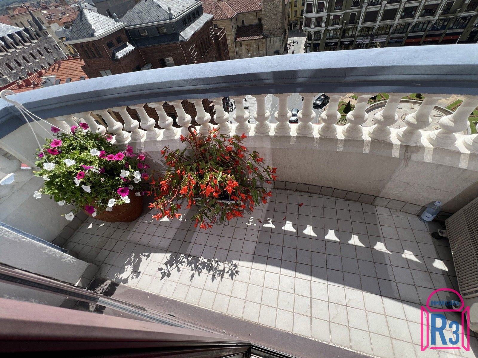 Excelente piso en edificio singular con magníficas vistas