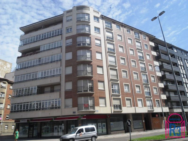 Apartamento en alquiler León. Ref: 22481. Inmobiliaria R3