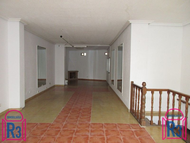 Local Comercial en venta y alquiler Trobajo del Camino, León. Ref: 3203. Inmobiliaria R3