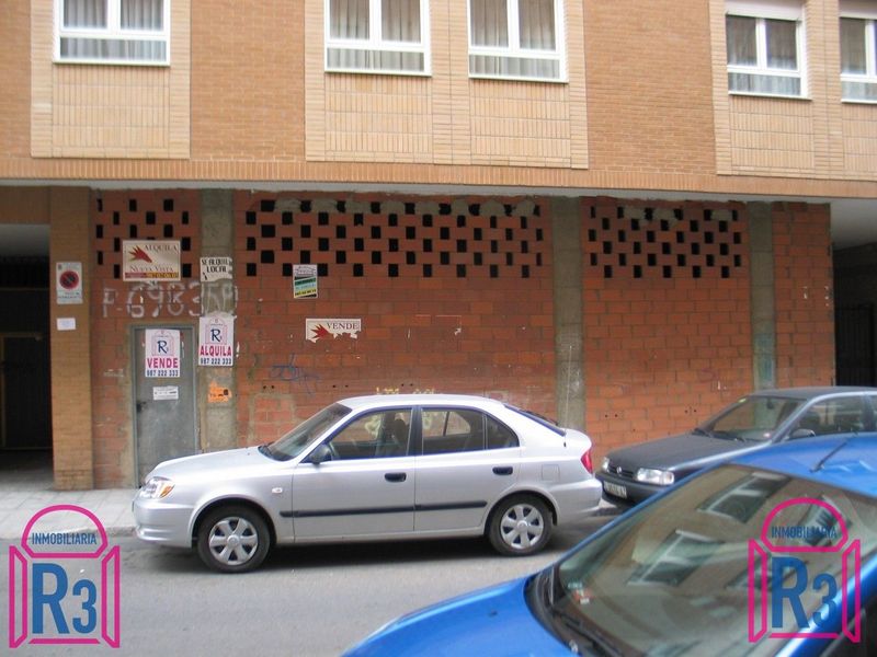 Local Comercial en venta y alquiler León. Ref: 3582. Inmobiliaria R3