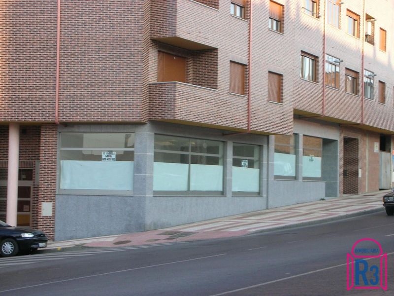 Local Comercial en venta Trobajo del Camino, León. Ref: 4443. Inmobiliaria R3