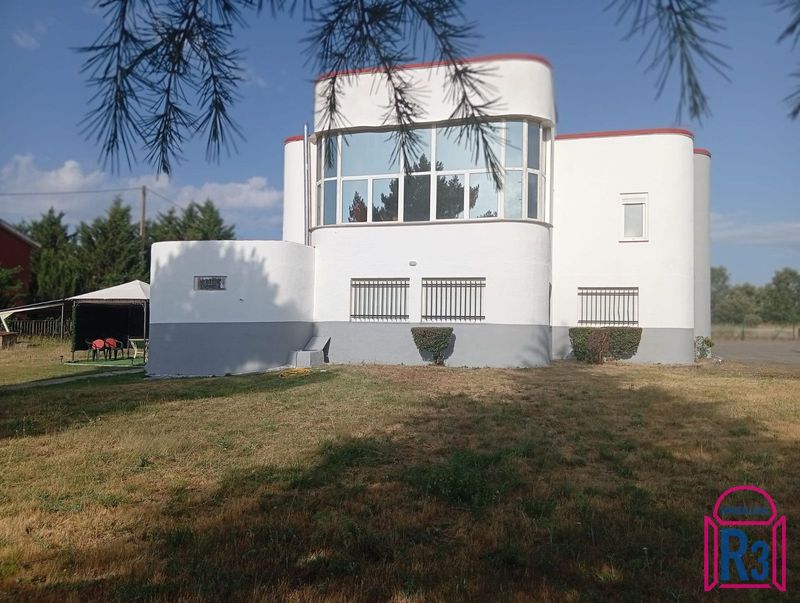Chalet Independiente en venta Garrafe De Torio, León. Ref: 5508. Inmobiliaria R3