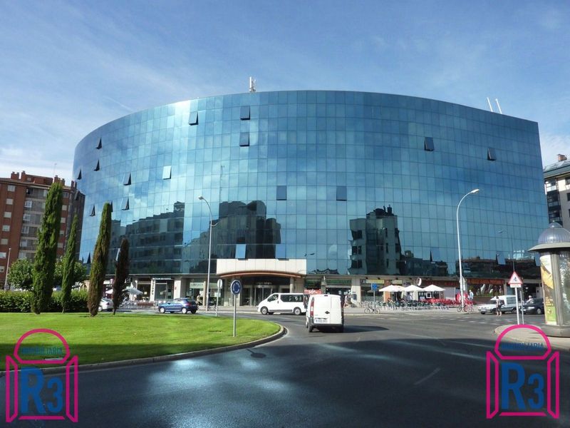 Oficina en alquiler León. Ref: 6735. Inmobiliaria R3