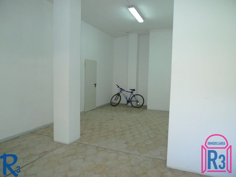 Local Comercial en venta y alquiler León. Ref: 8398. Inmobiliaria R3