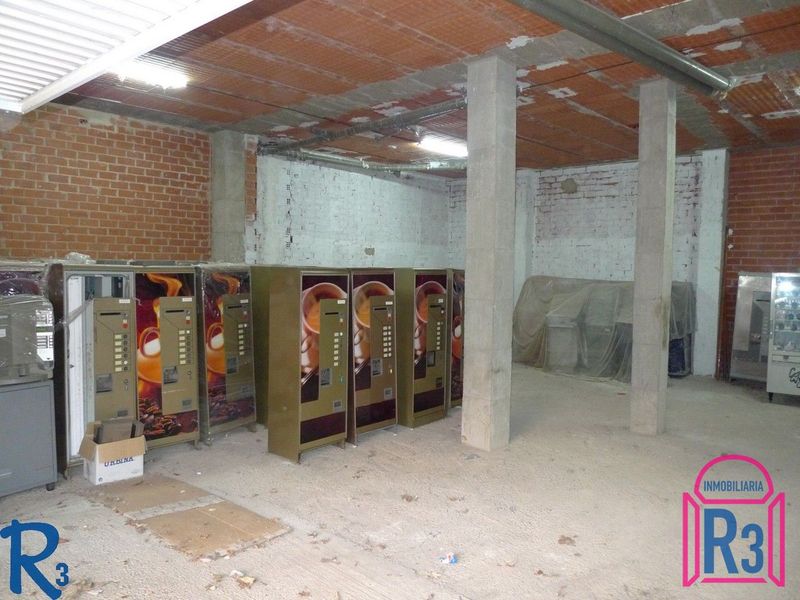 Local Comercial en venta y alquiler Villaquilambre, León. Ref: 8762. Inmobiliaria R3
