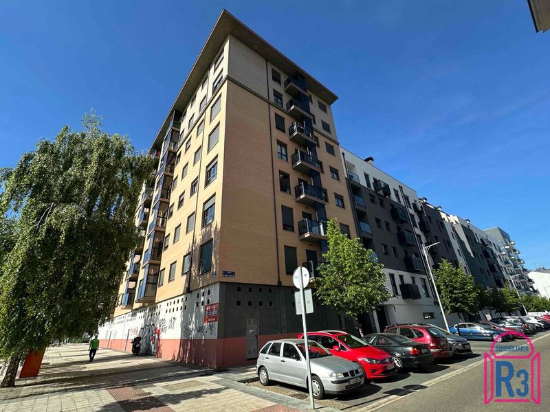 Oficina en alquiler León. Ref: 9503. Inmobiliaria R3