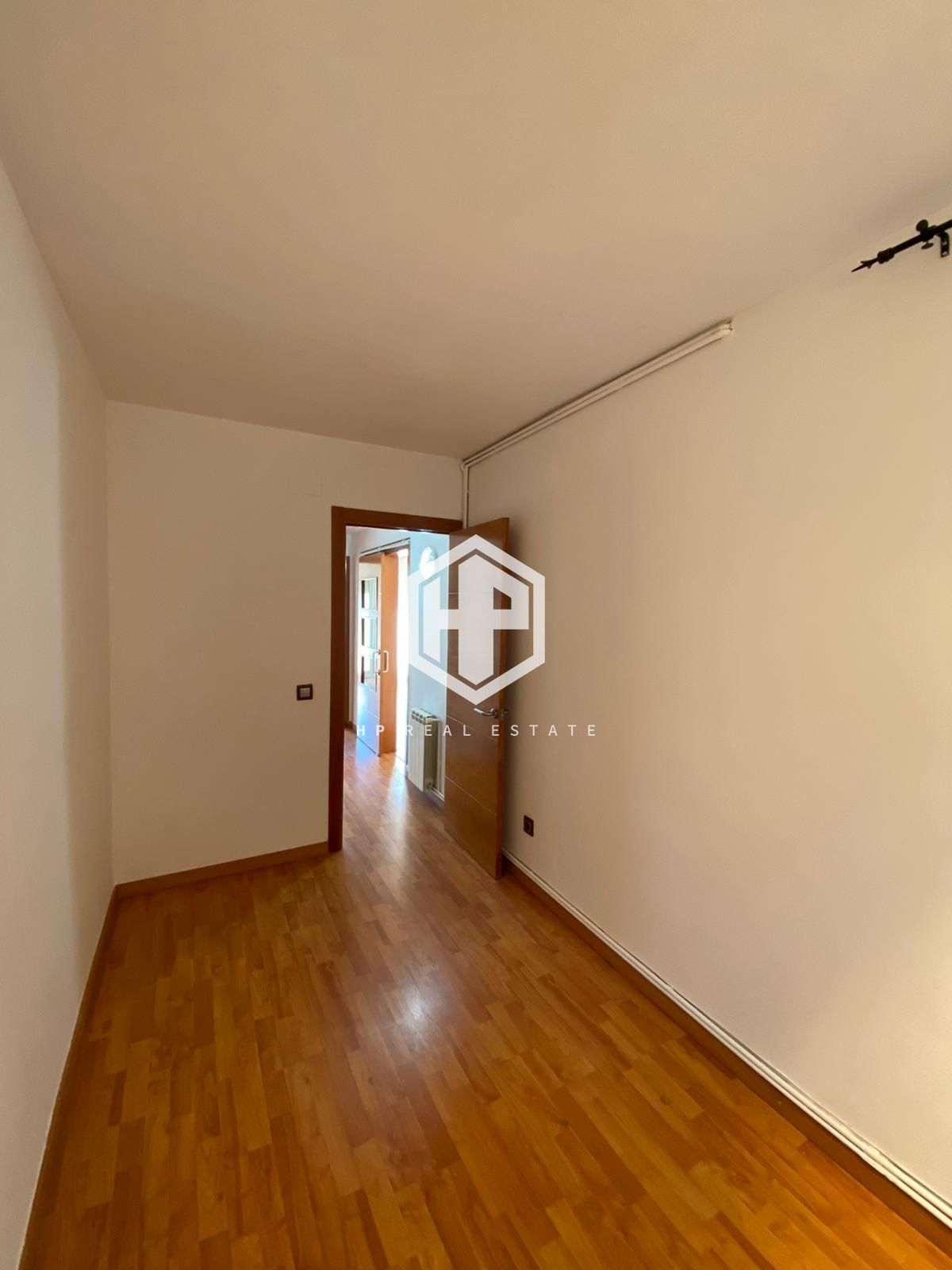 PISO DE 3 HABITACIONES CON BALCON