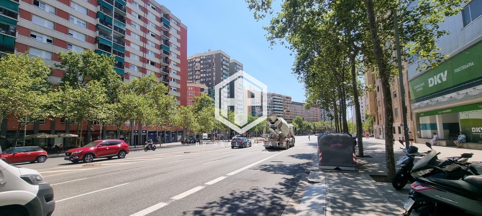 PISO REFORMADO DE 4 HABITACIONES CON BALCON