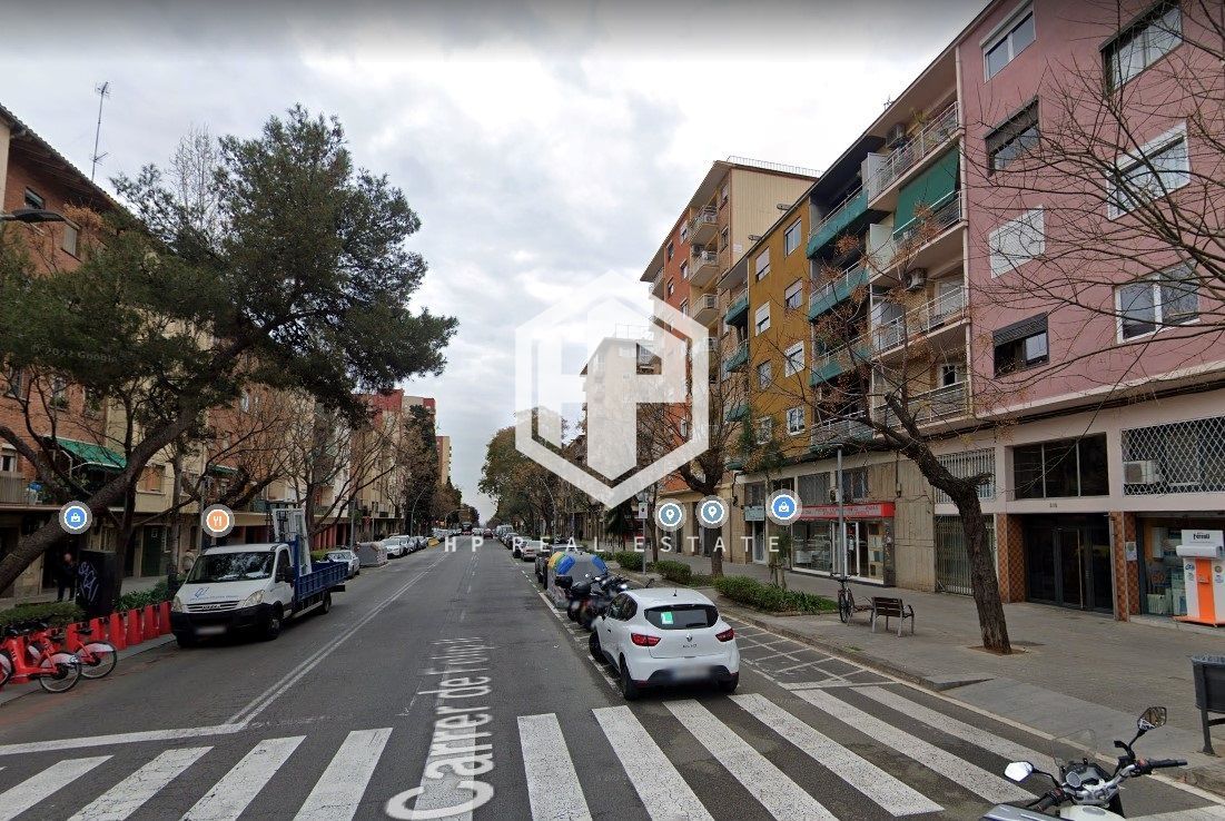 PISO EN VENTA  A REFORMAR EN EL CONGRES Y ELS INDIANS