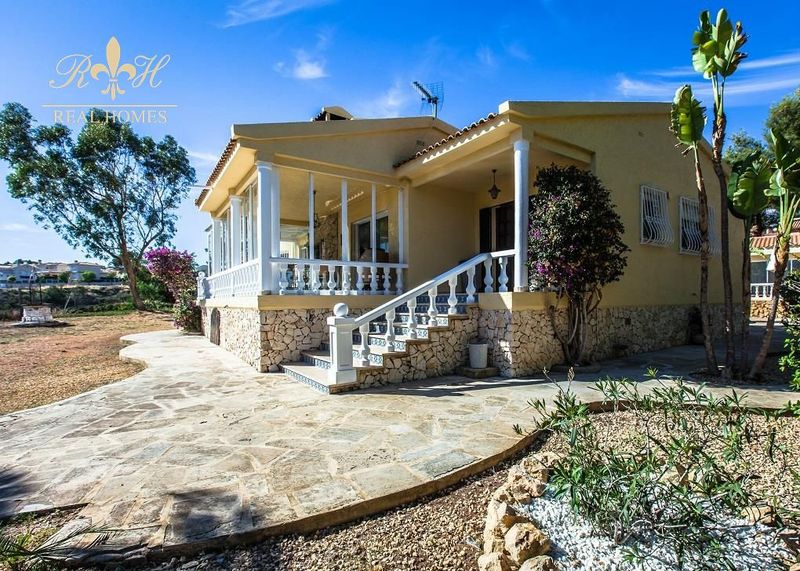 Chalet Independiente en venta La Nucia, Alicante. Ref: 1244. Real Homes