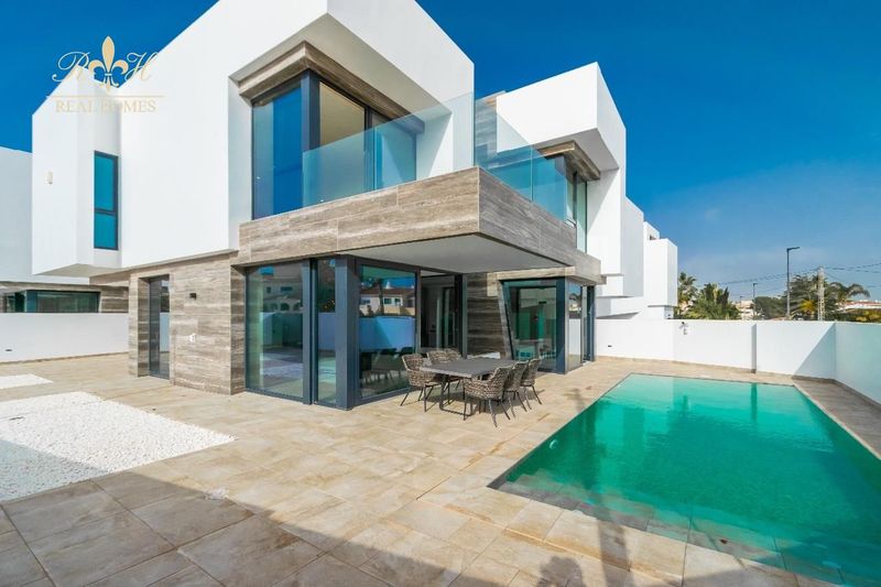 Chalet Independiente en venta El Albir, Alicante. Ref: 1421. Real Homes