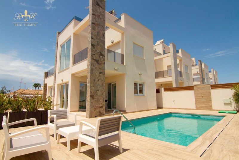 Chalet Independiente en venta Torrevieja, Alicante. Ref: 1541. Real Homes