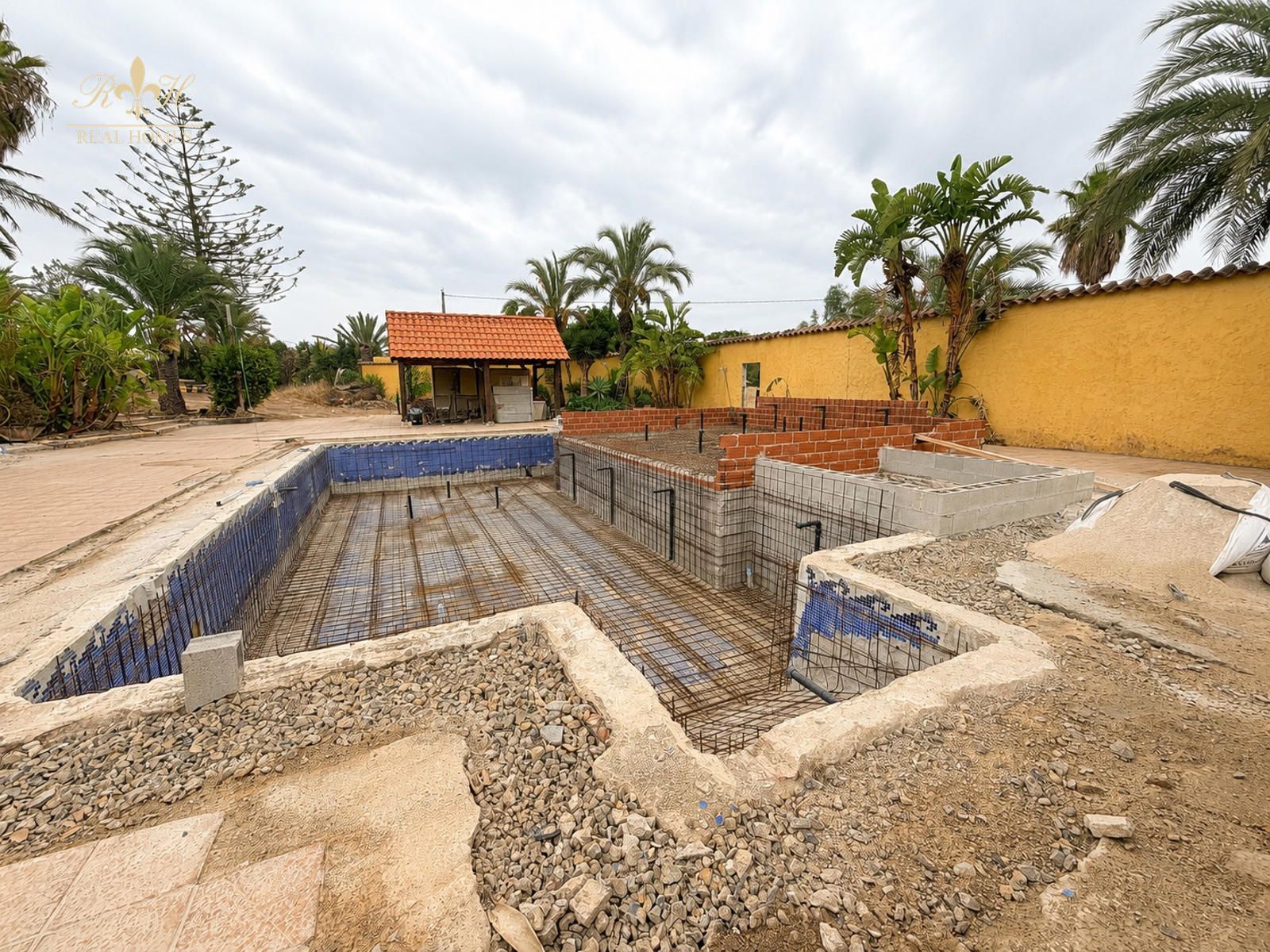 Exclusiva villa mediterránea con gran potencial de inversión en Alfaz del Pi
