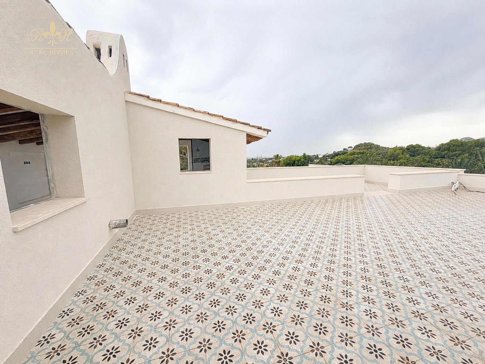 Exclusiva villa mediterránea con gran potencial de inversión en Alfaz del Pi