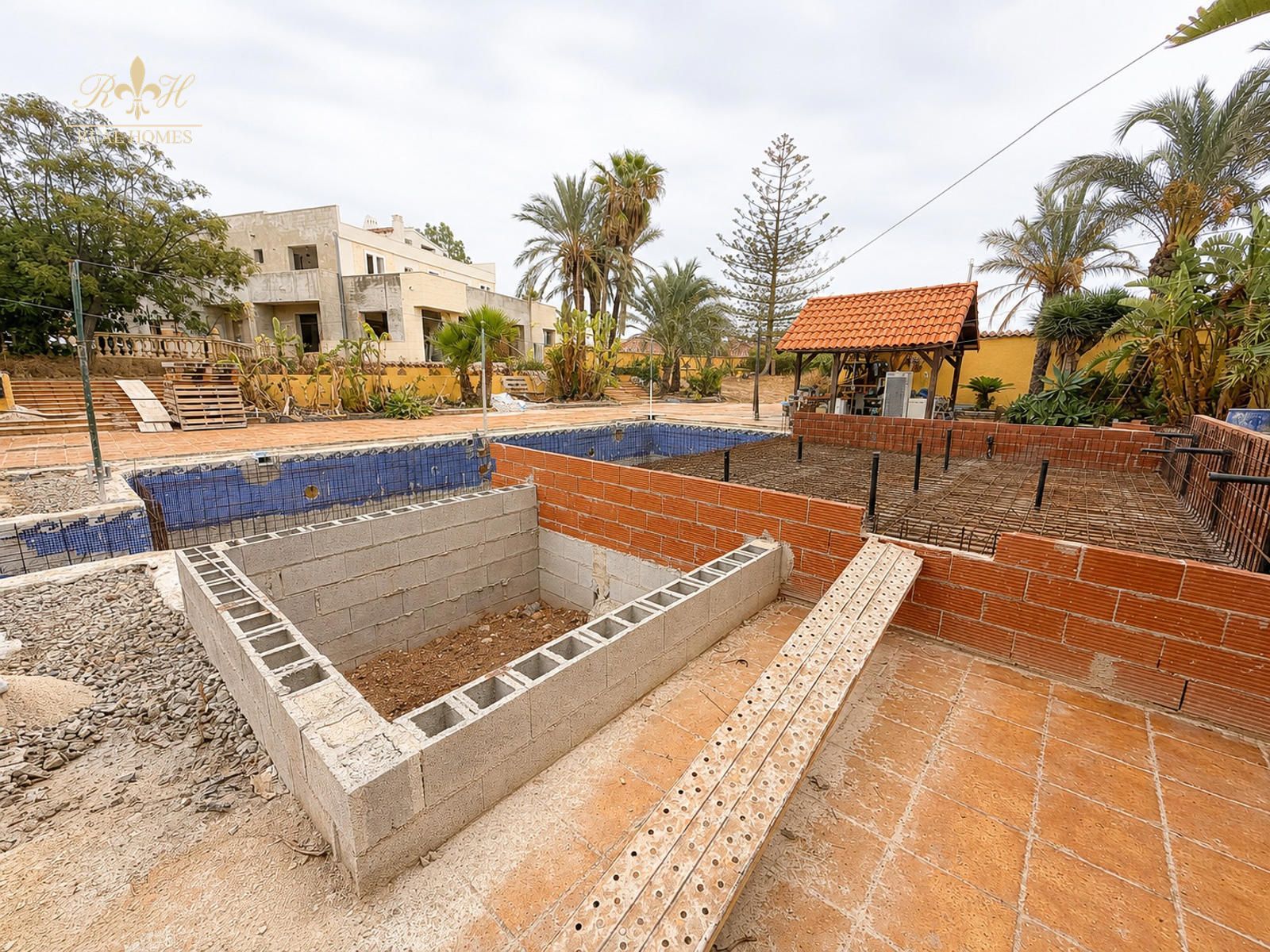 Exclusiva villa mediterránea con gran potencial de inversión en Alfaz del Pi