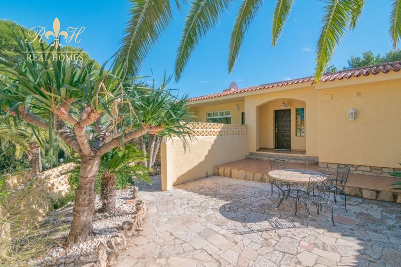 Chalet Independiente en alquiler Alfaz del Pi, Alicante. Ref: 1844. Real Homes