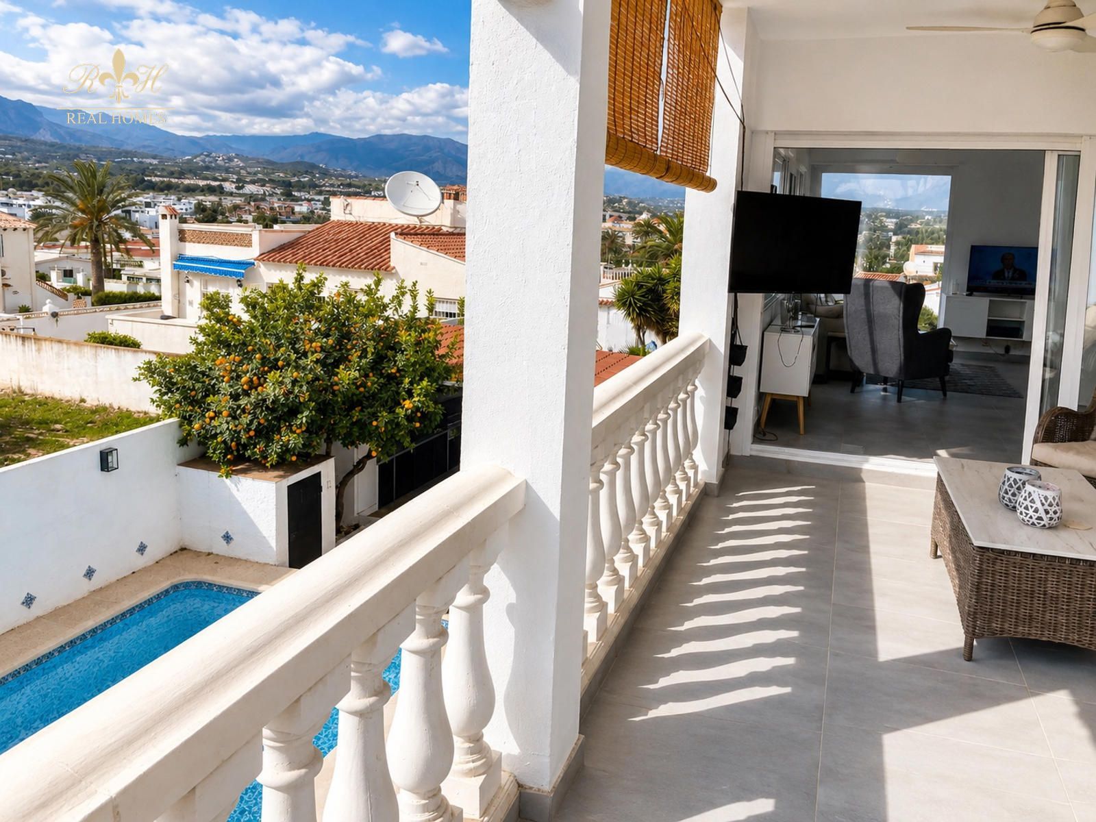 Espectacular adosado con piscina privada, cocina de verano y vistas panorámicas en El Albir